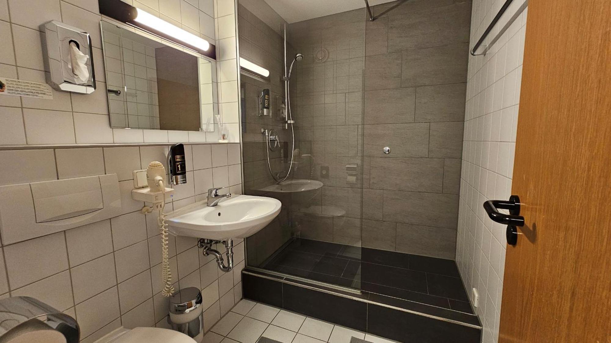 Elha Hotel Щутгарт Екстериор снимка